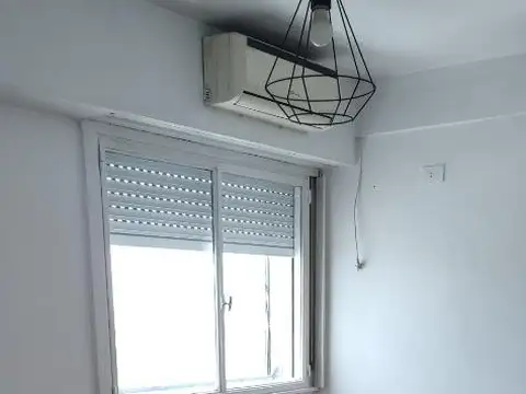 2 Amplios Ambientes Muy Luminoso