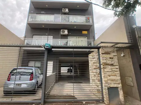 Departamento de 1 ambientes al contra frente con Cochera descubierta - Bajas expensas