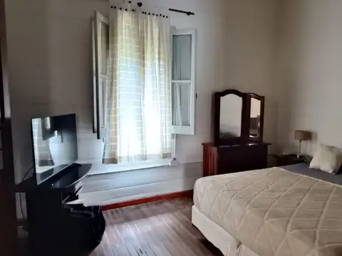 Casa 2 ambientes con 2 baños