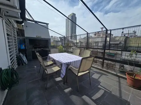EXCELENTE SEMI PISO CON BALCON TERRAZA Y PARRILLA.