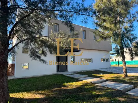 Casa en Venta con 6 cocheras