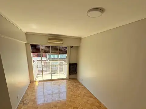 EXCEPC 2 AMB FTE /BCON C/HERM VISTA RECICLADO E IMPEC MTS HTAL MILITAR L M CAMPOS Y AV. DEL LIBERTADOR.