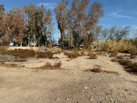 Terreno de 1.100 m2, sobre Libertador, Santa Lucia