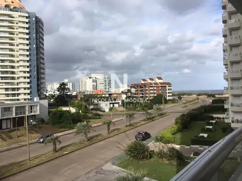 Apartamento en venta zona brava