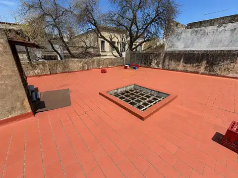 VENTA CASA CON 2 DEPTOS LOCAL TERRAZA CONSTITUCION