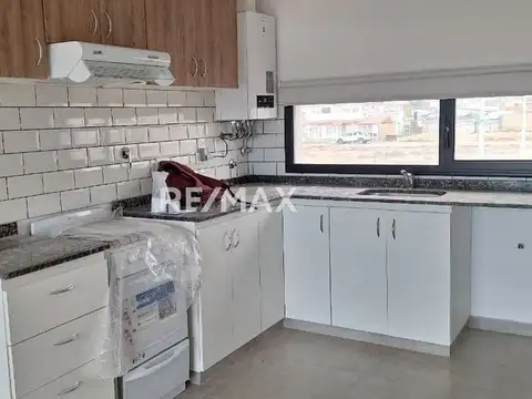 Depto Tipo Casa en Alquiler 1 año