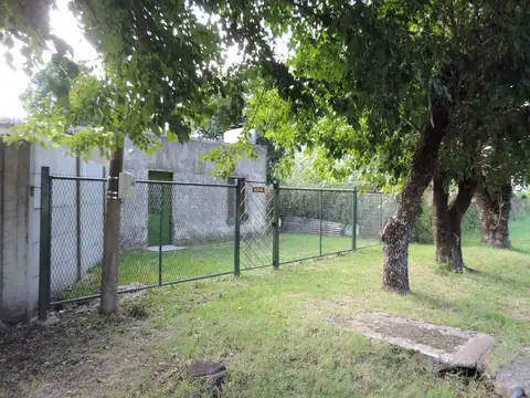 Casa pequeña  en Alquiler  con espacio verde