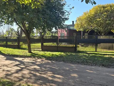 SE VENDE CASA EN STA ROSA DE CALCHINES CON PILETA