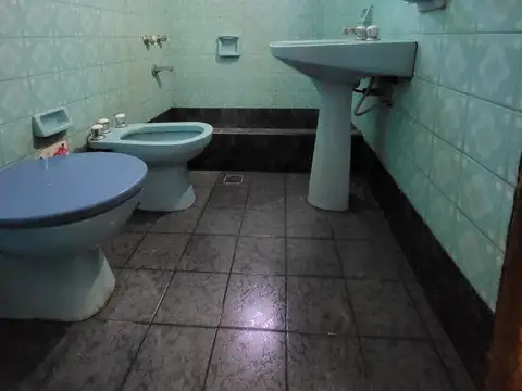 Depto Tipo Casa en Alquiler con 1 cocheras
