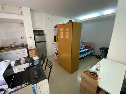 VENTA MONOAMBIENTE CON PATIO LUMINOSO APTO CRÉDITO