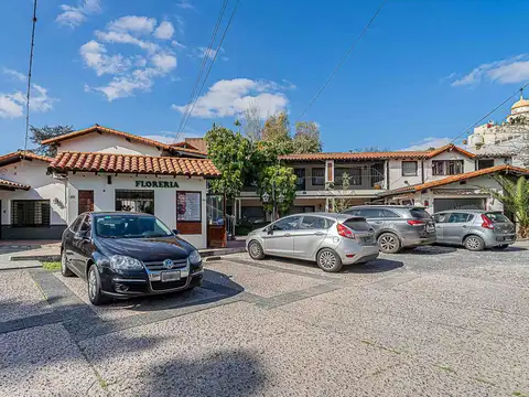 VENTA Oficina Local Galería Comercial Baño Primer Piso Accesos en Boulogne