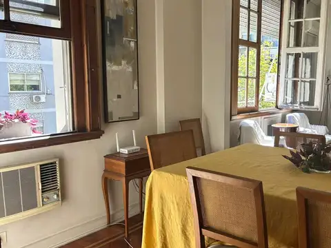 Excelente departamento Antiguo en Recoleta con sol y luz