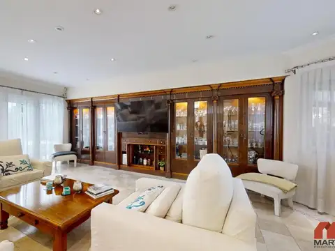 Casa 7 ambientes con 5 baños