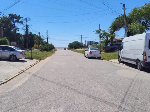 Duhau esquina Mendoza