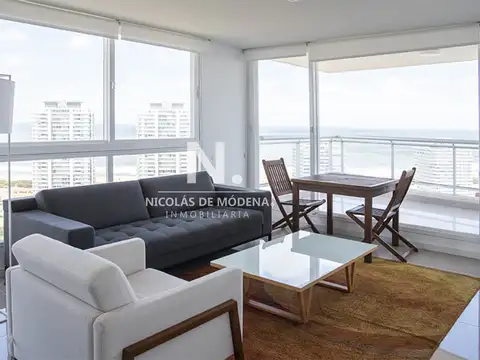 Departamento en torre de categoría.