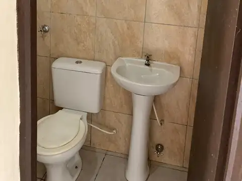 ALQUILO DUPLEX 1 DORM. ZONA AV. LAVALLE Y AV. STA. CRUZ.