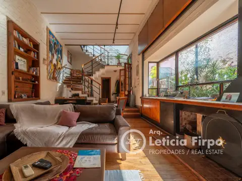 Imponente casona restaurada con gran jardín, terrazas y cochera.