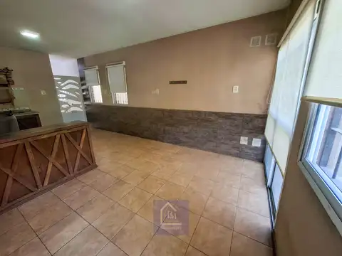 Depto Tipo Casa en Venta con 2 cocheras