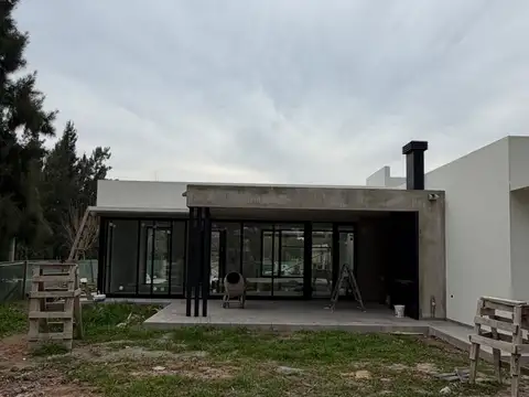 Casa en Venta en Miralagos I de  3 Dormitorios