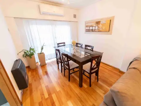 España 1223 , Piso 2