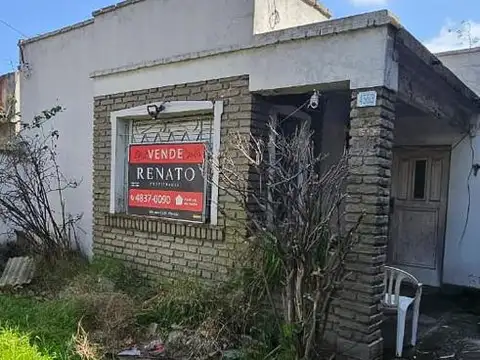 CASA A REFACCIONAR CON EXCELENTE LOTE