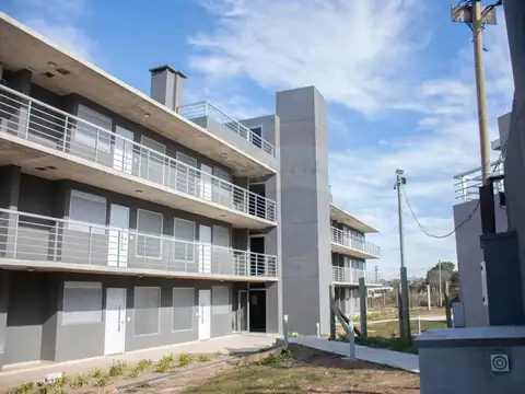 Luis Alberto de Herrera Esq. República 100