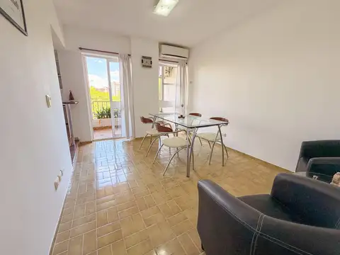 Departamento 1 Dormitorio con Balcon en Av. Pellegrini 1000