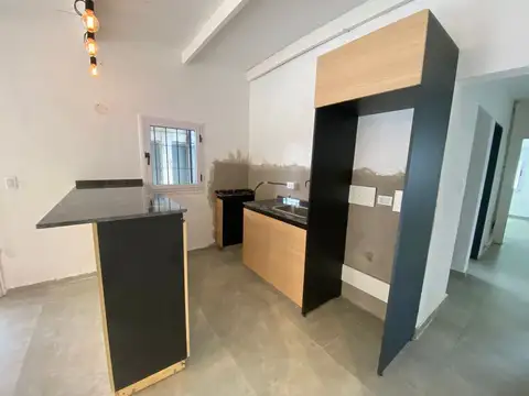 Casa 3 ambientes con 1 baño
