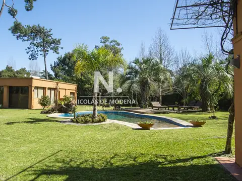 Divina Casa en venta en La Arbolada.