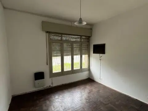 Casa en Alquiler con 1 cochera