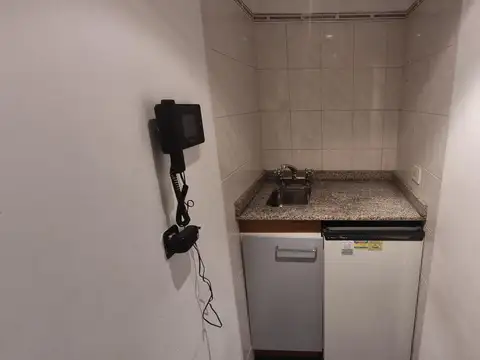 Acassuso 100, Piso 1