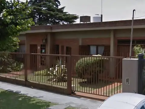 INMEJORABLE PROPIEDAD EN CASTELAR NORTE