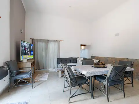 VENTA CASA 8 AMBIENTES ALDO BONZI