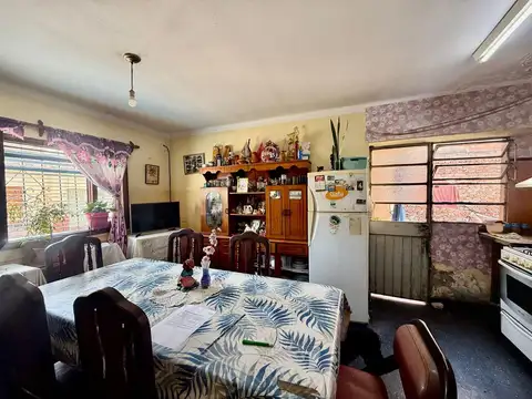 Casa 6 ambientes con 1 baño