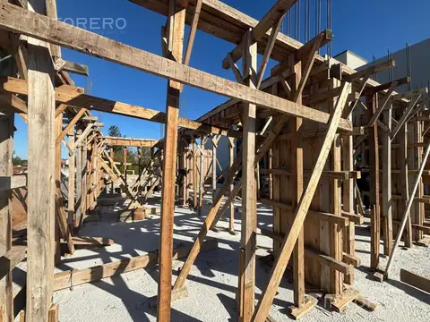 Departamento en Venta con 1 cocheras