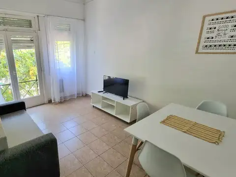 Edificio de 650 m2 totales, 10 departamentos, lote propio en 4 plantas, Oport 