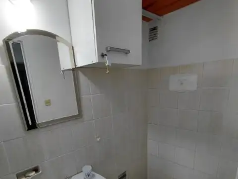 Local en Alquiler en Las Heras, $ 300.000