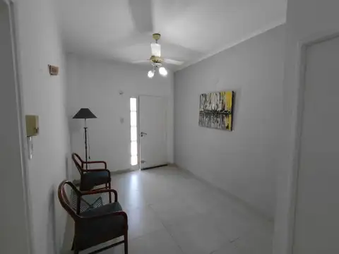 Local en Alquiler en Las Heras, $ 300.000