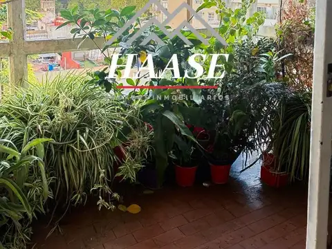 Paraguay 5400, Piso 6