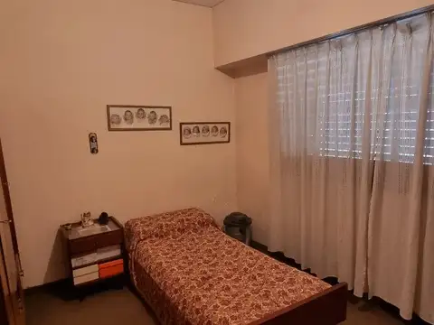 Casa 5 ambientes con 1 baño