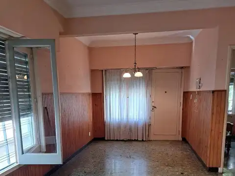 Casa 6 ambientes con 1 baño