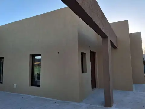 Casa en Venta en Los Alcanfores, USD 230.000
