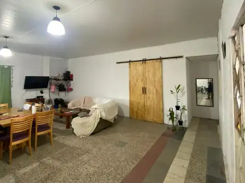 Casa 3 ambientes con 2 baños