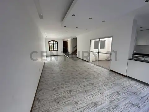 El Boyero 700, Piso 0