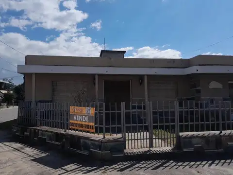 A RECICLAR CASA 3 DORMITORIOS PATIO COCHERA