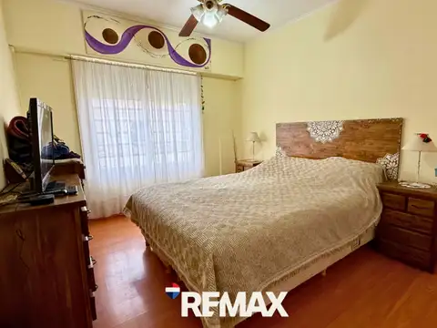VENTA CASA EN PH AL FRENTE  3 DORM B° SAN MARTIN