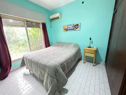 VENTA CASA 3 AMBIENTES CON JARDÍN Y GARAJE QUILMES