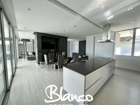 Casa en Venta al Este