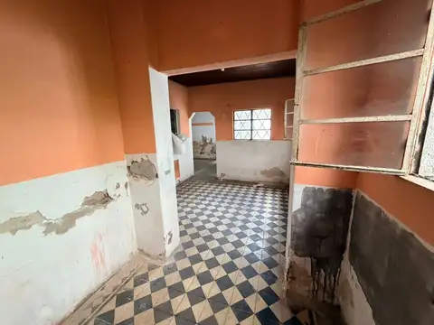 CASA A RECICLAR / LOTE PROPIO 243MTS / BANFIELD