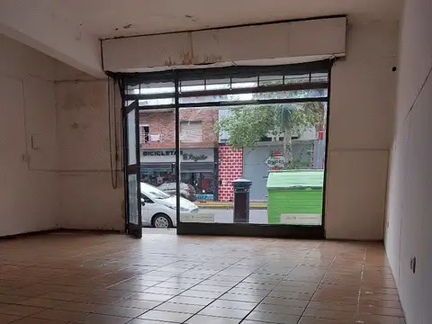 Casa 8 ambientes con 5 baños